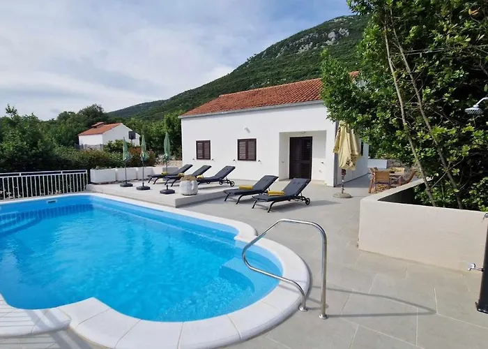Paradise Garden * Ston