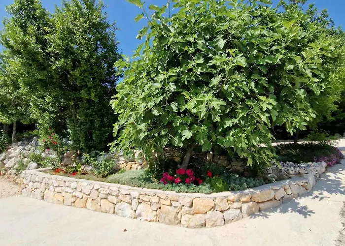 Paradise Garden Vila Ston