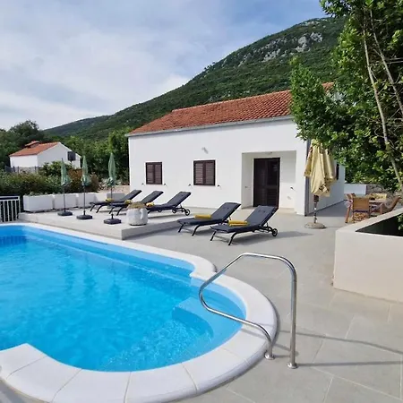 Villa Paradise Garden * Ston