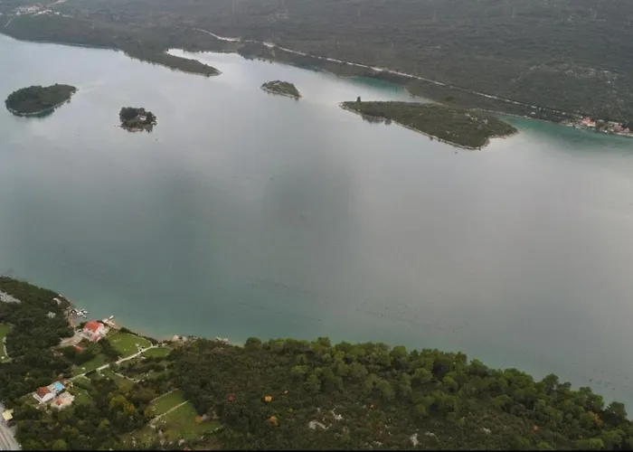 Paradise Garden فيلة *