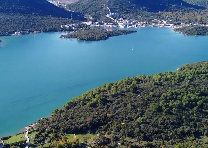 Paradise Garden فيلة *