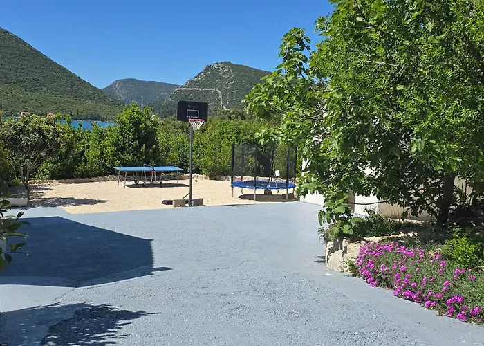 Paradise Garden فيلة ستون