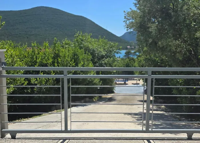 Paradise Garden فيلة