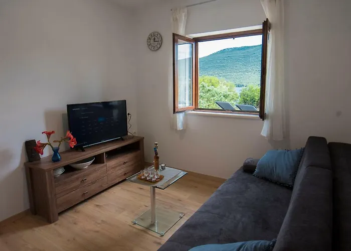 Paradise Garden فيلة